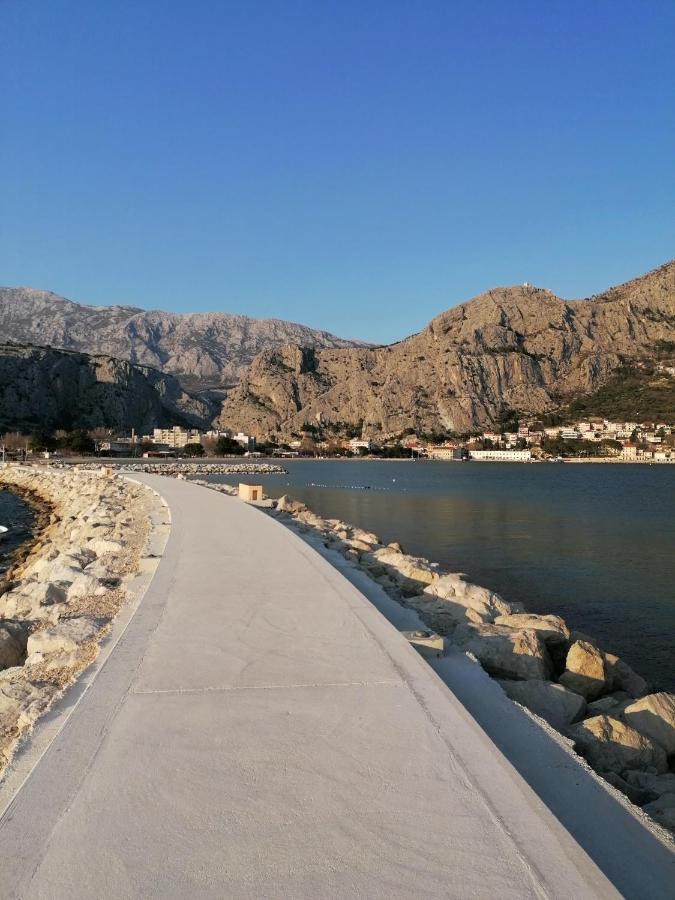 Apartment Sodan 72 Omiš Eksteriør bilde