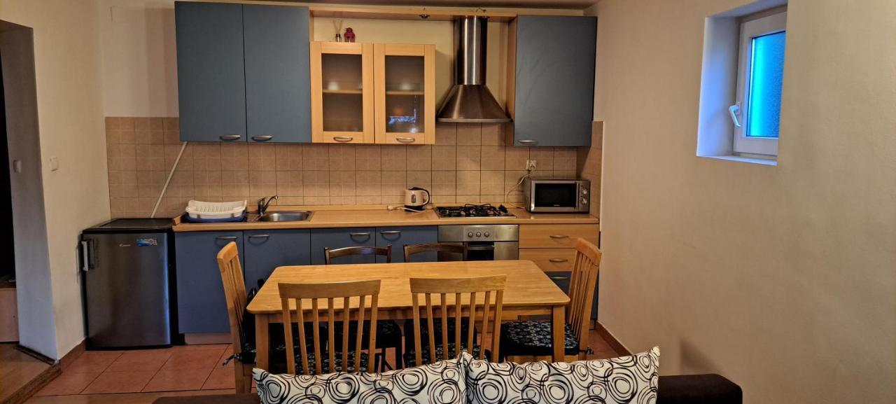 Apartment Sodan 72 Omiš Eksteriør bilde