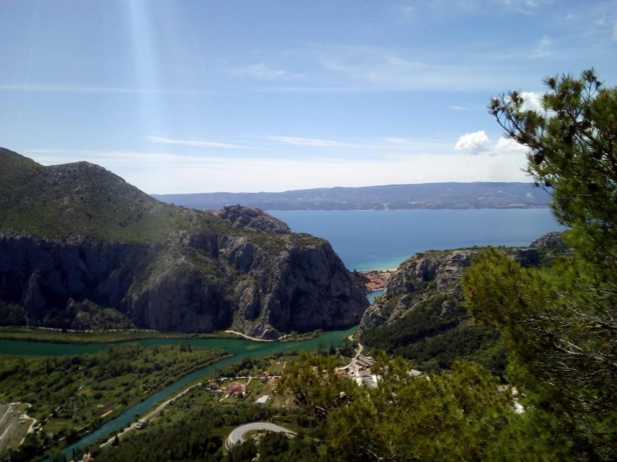 Apartment Sodan 72 Omiš Eksteriør bilde